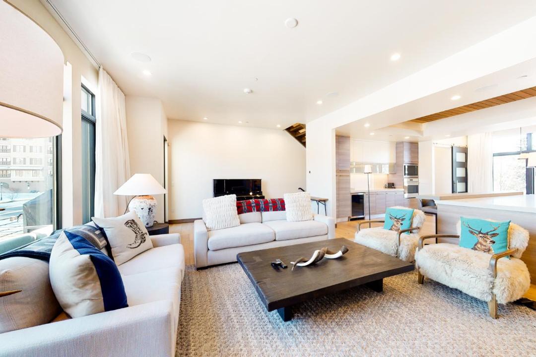 Photo of Livingroom in Avon