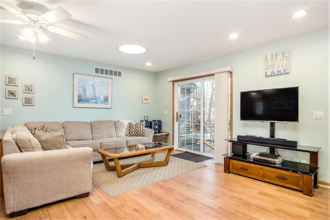 Photo of Livingroom in Lakeside
