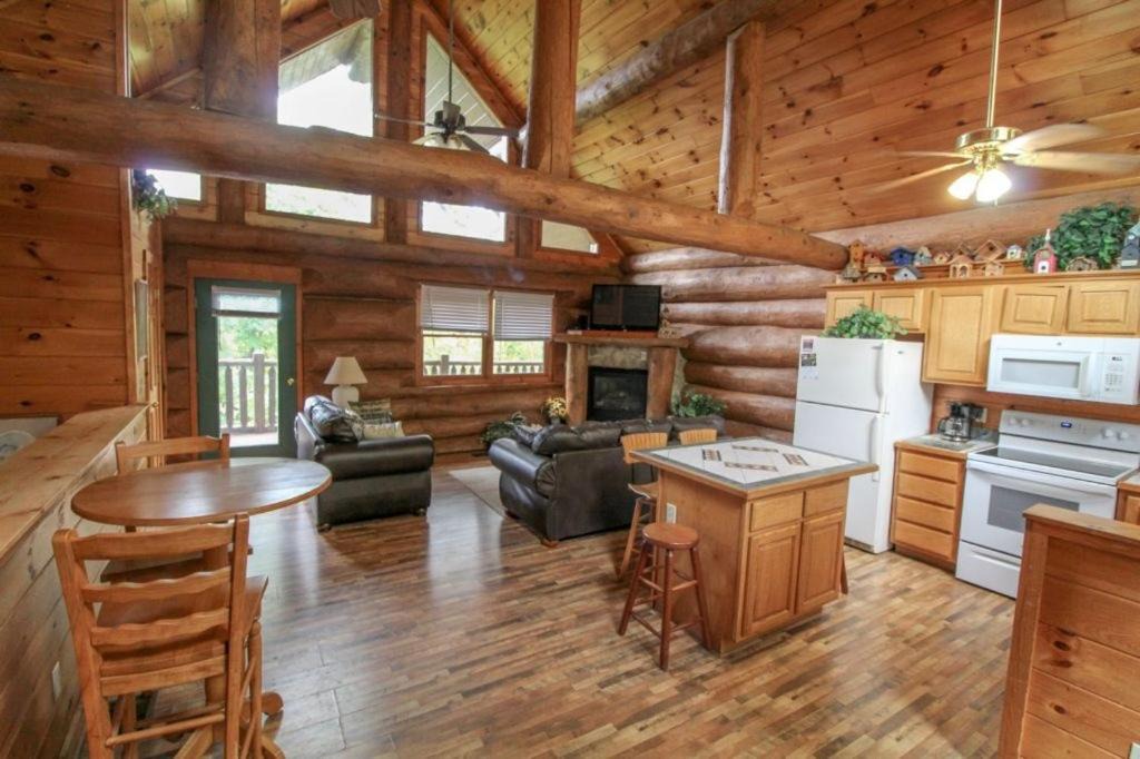 Photo of Livingroom in Gatlinburg