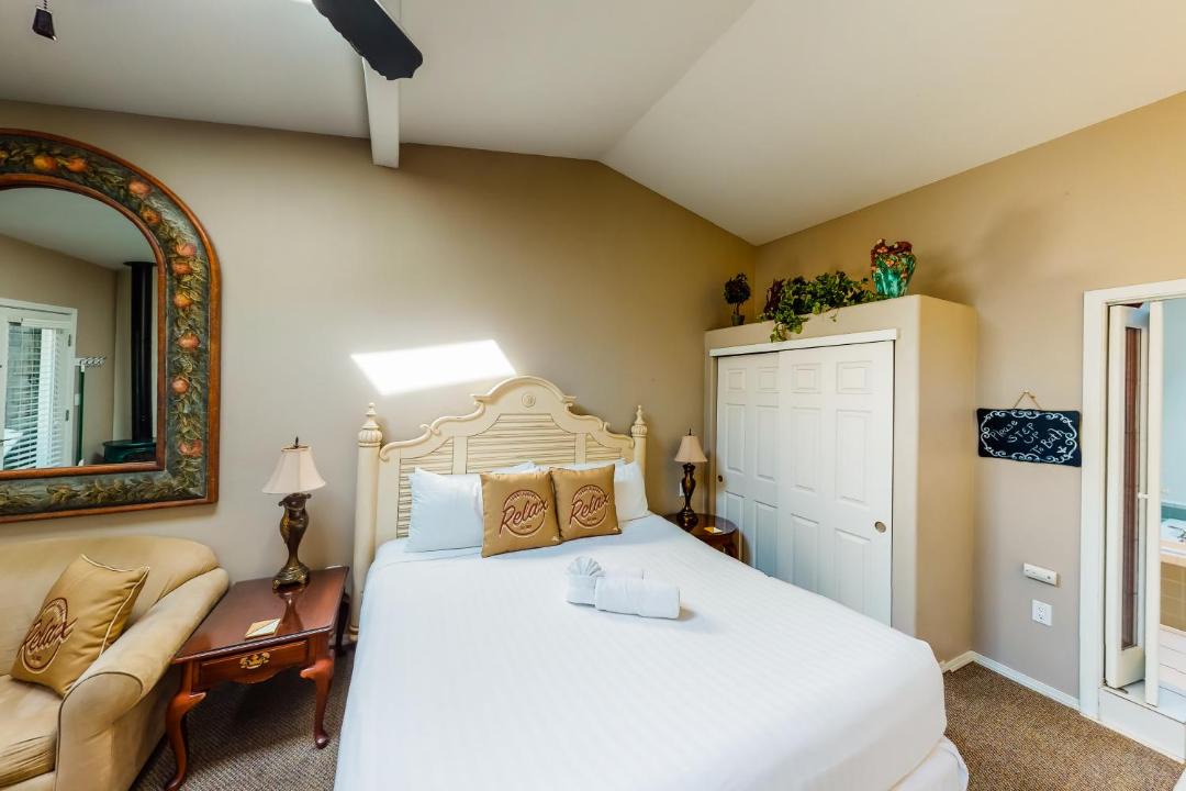 Photo of Bedroom in Downtown Cannon Beach