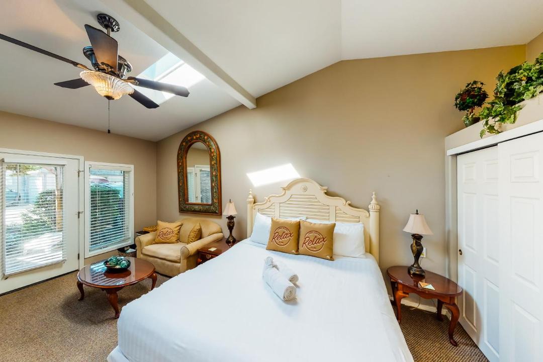 Photo of Bedroom in Downtown Cannon Beach