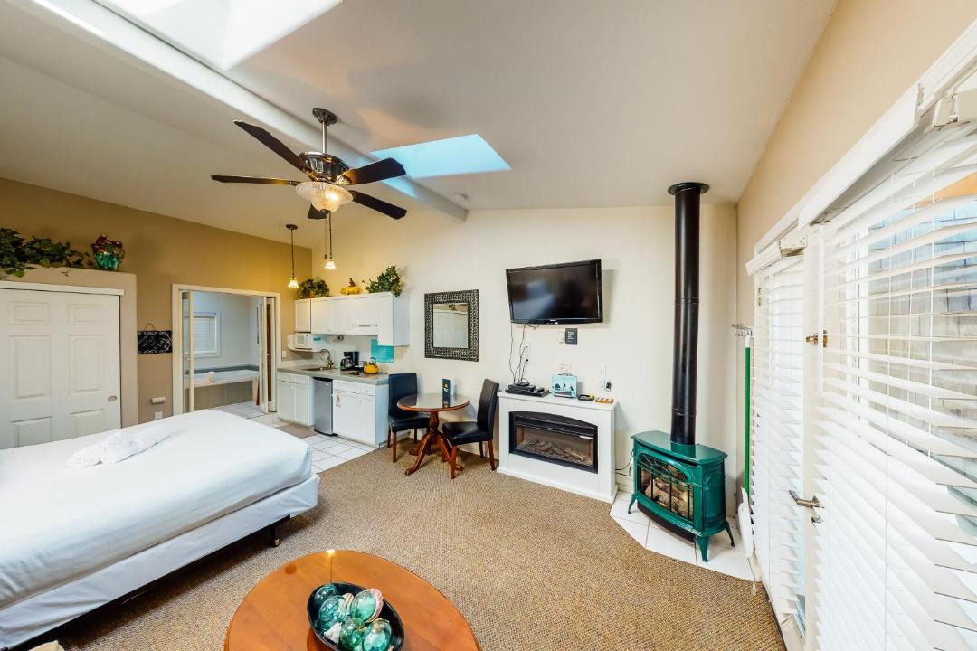 Photo of Bedroom in Downtown Cannon Beach