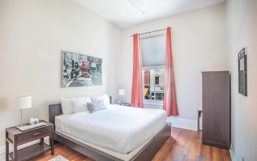 Photo of Bedroom in Historic District - North