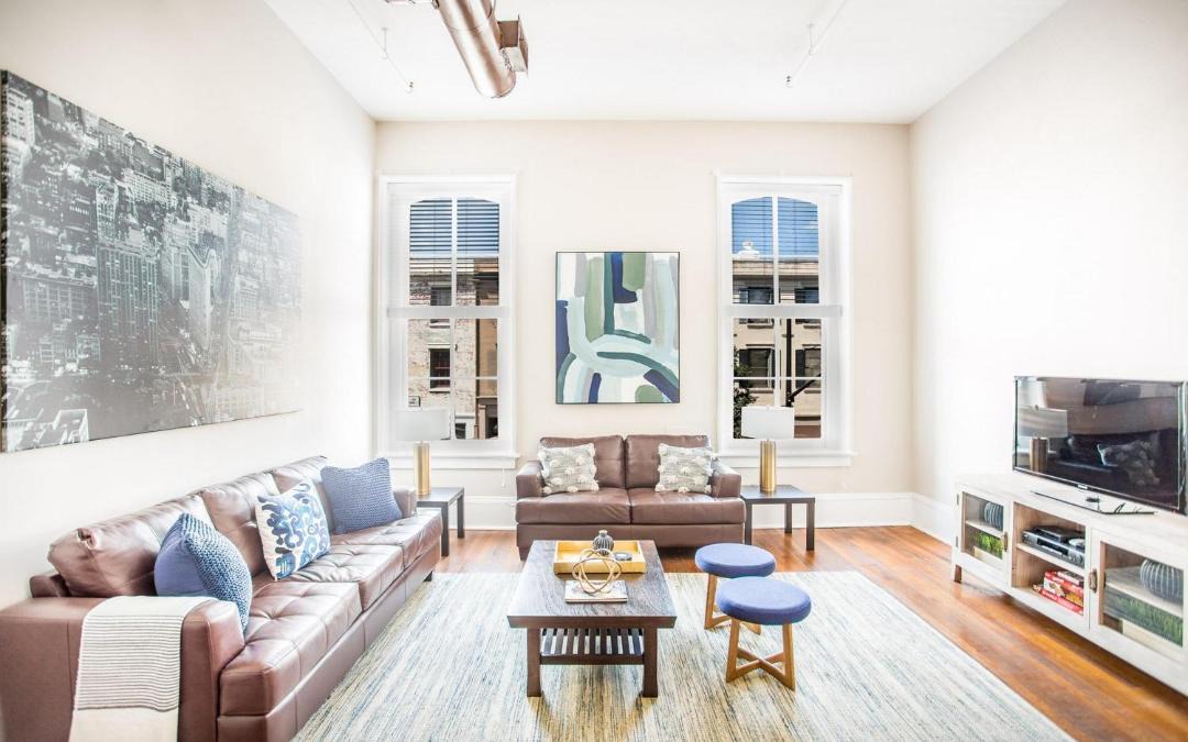 Photo of Livingroom in Historic District - North