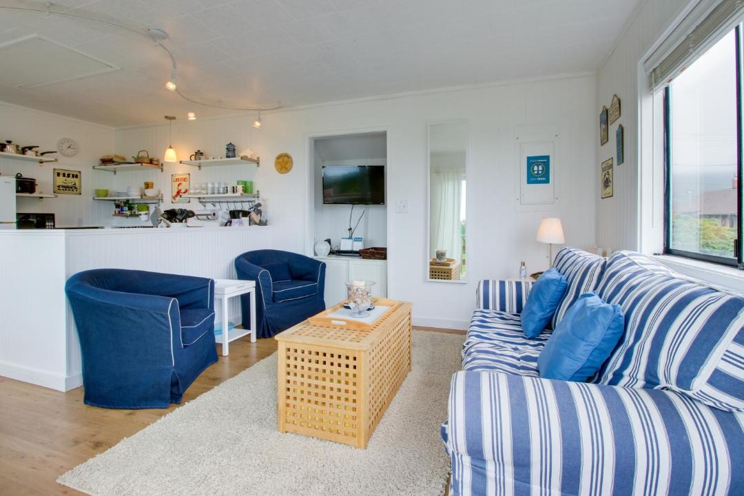 Photo of Livingroom in Rockaway Beach