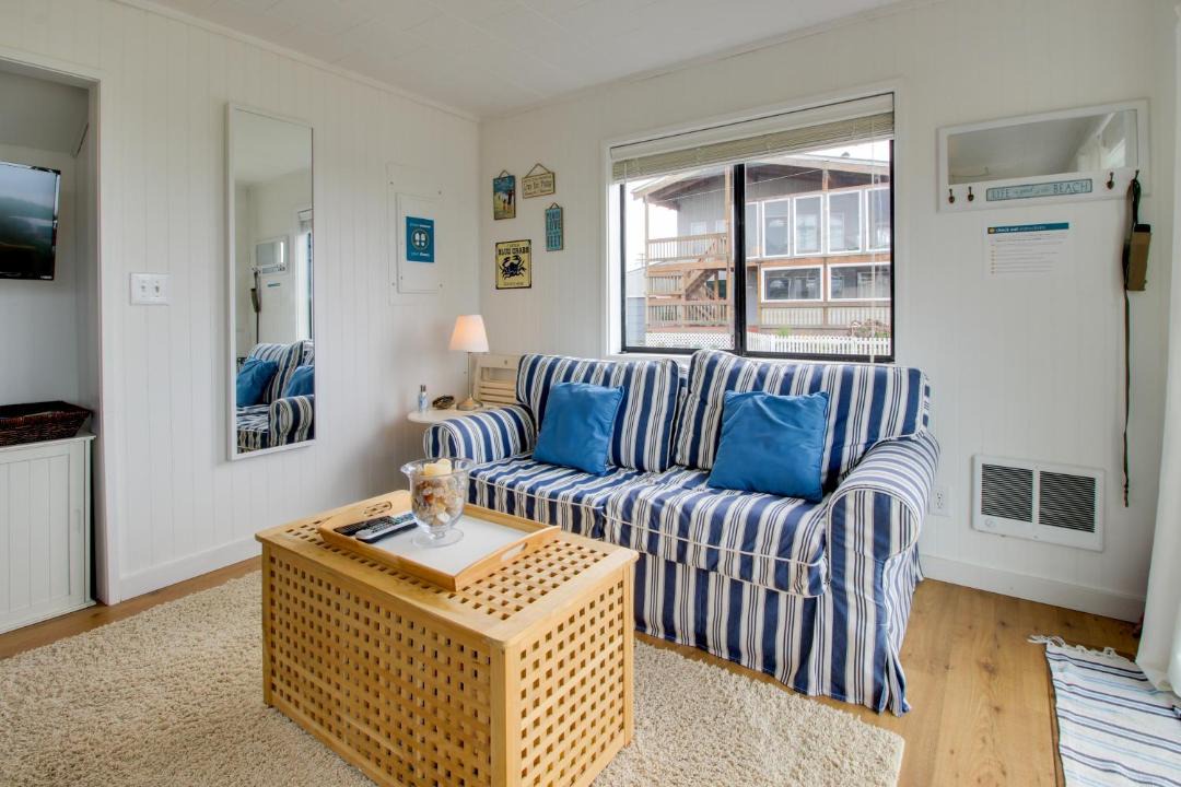 Photo of Livingroom in Rockaway Beach