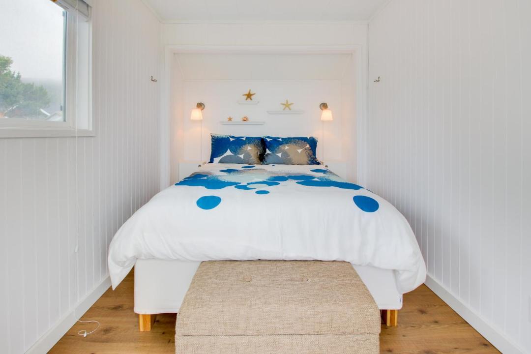 Photo of Bedroom in Rockaway Beach