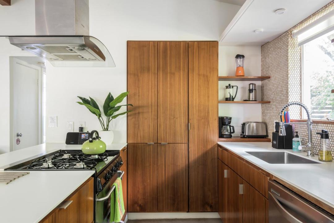 Photo of Kitchen in South River City