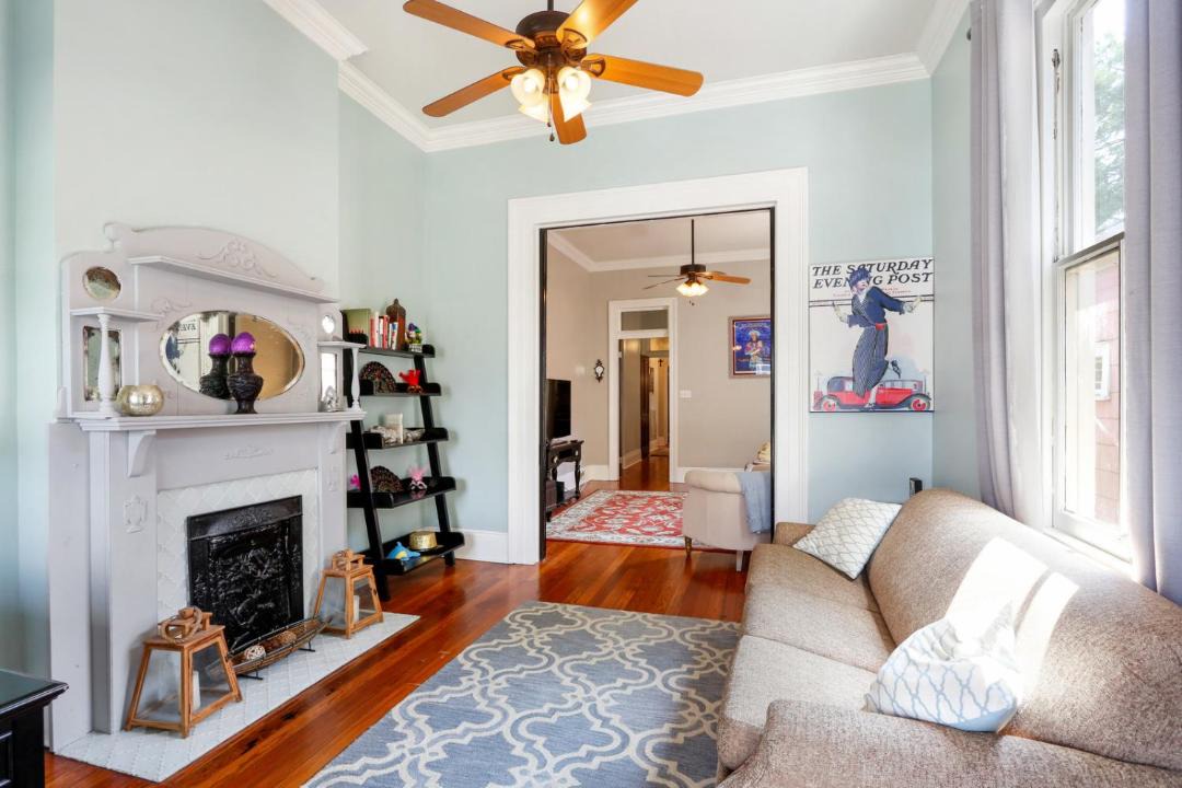 Photo of Livingroom in Algiers Point
