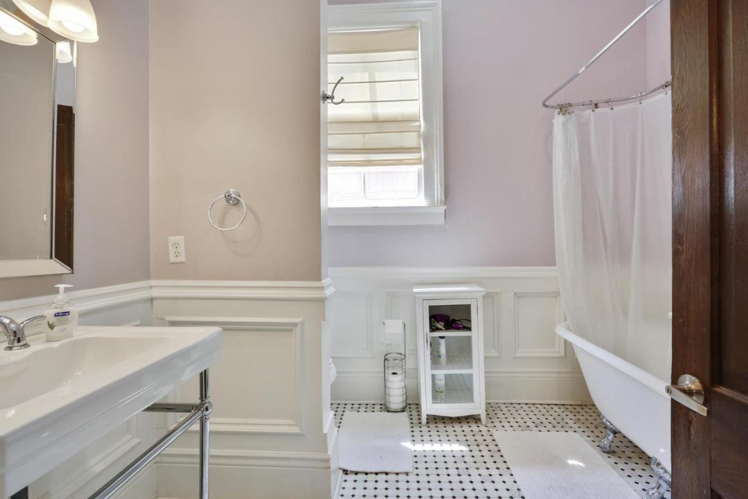 Photo of Bathroom in Algiers Point