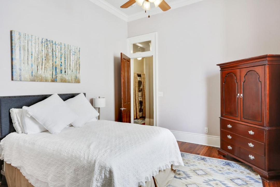 Photo of Bedroom in Algiers Point