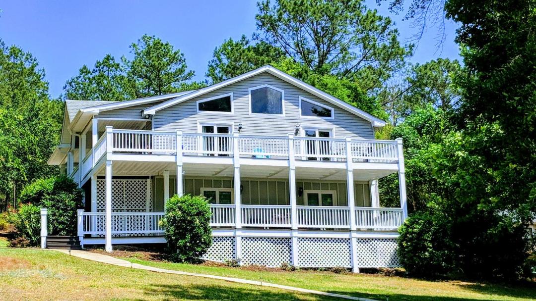 Photo of Buildings in Lake Oconee
