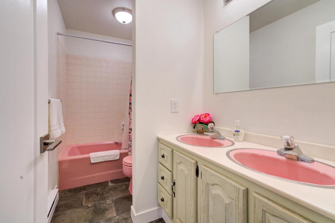 Photo of Bathroom in Manitou Springs Historic District