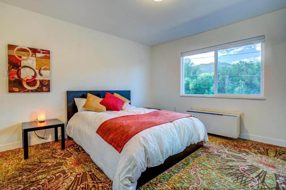 Photo of Bedroom in Manitou Springs Historic District