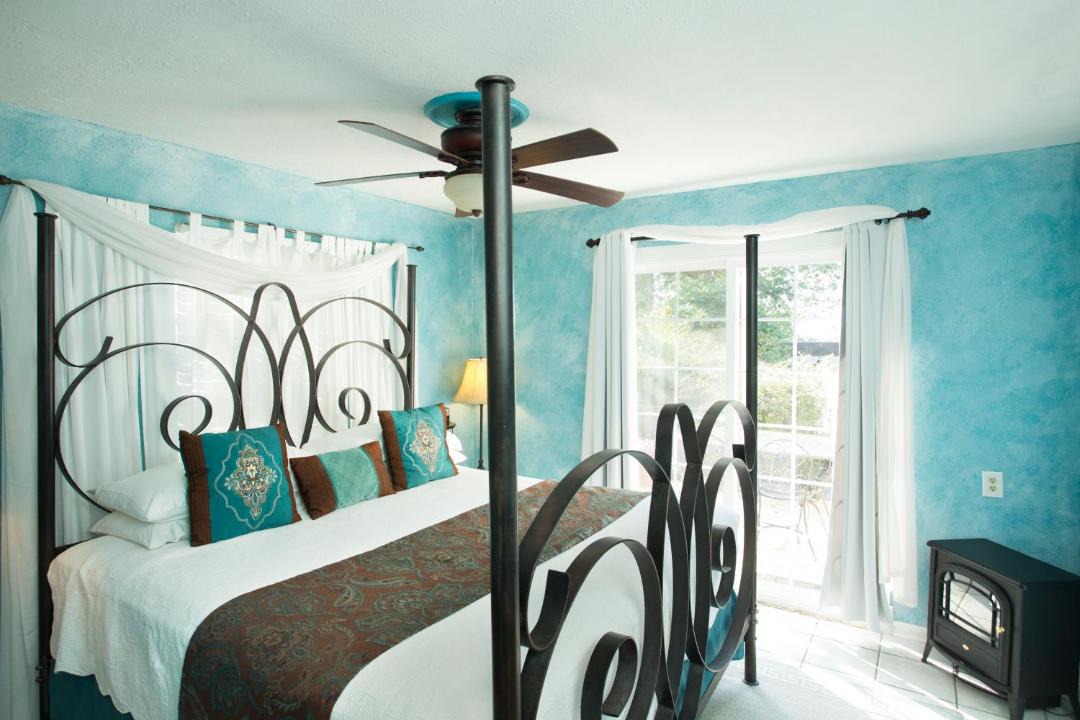 Photo of Bedroom in Canyon Lake