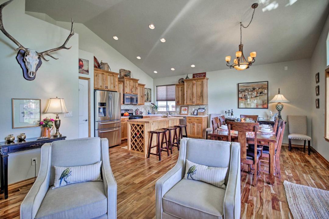 Photo of Livingroom in McMinnville