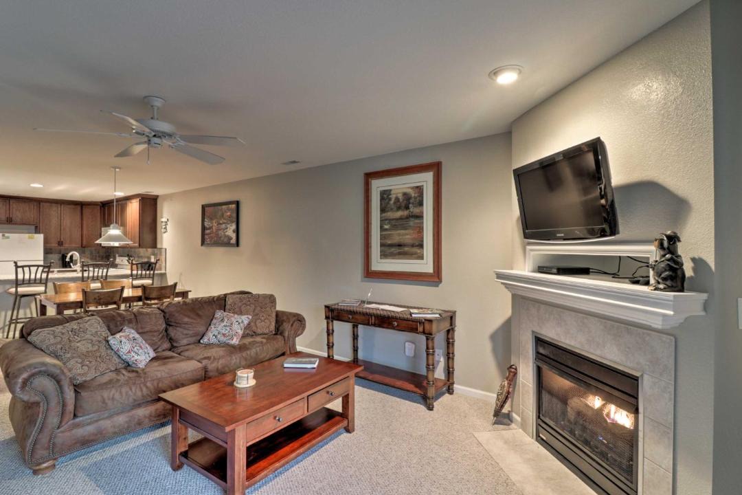 Photo of Livingroom in Camdenton
