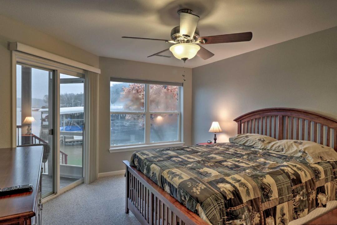 Photo of Bedroom in Camdenton