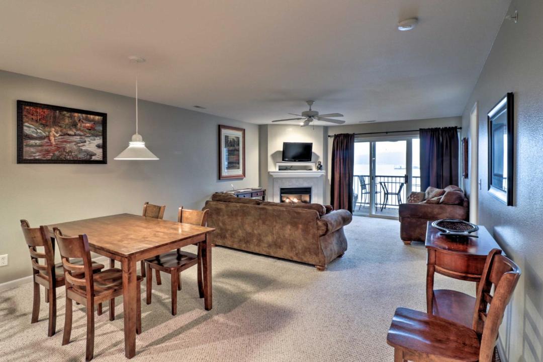 Photo of Livingroom in Camdenton