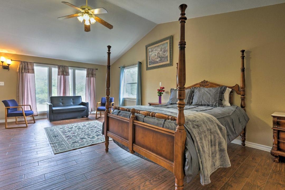 Photo of Bedroom in Dripping Springs