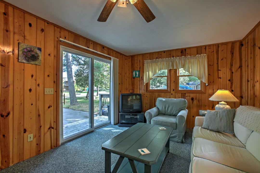 Photo of Livingroom in Burt Lake