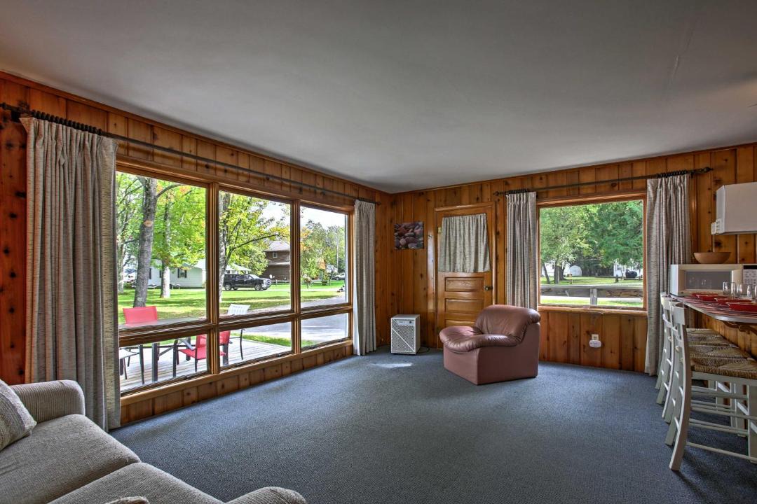 Photo of Livingroom in Burt Lake