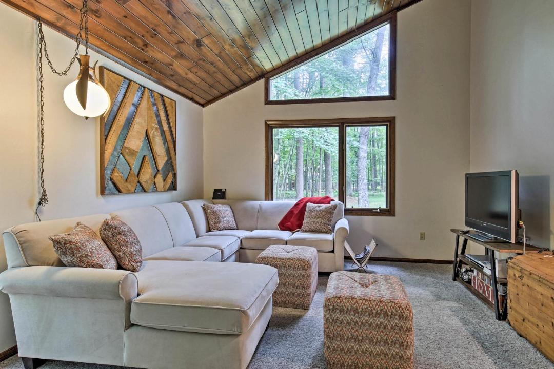 Photo of Livingroom in Arbor Vitae