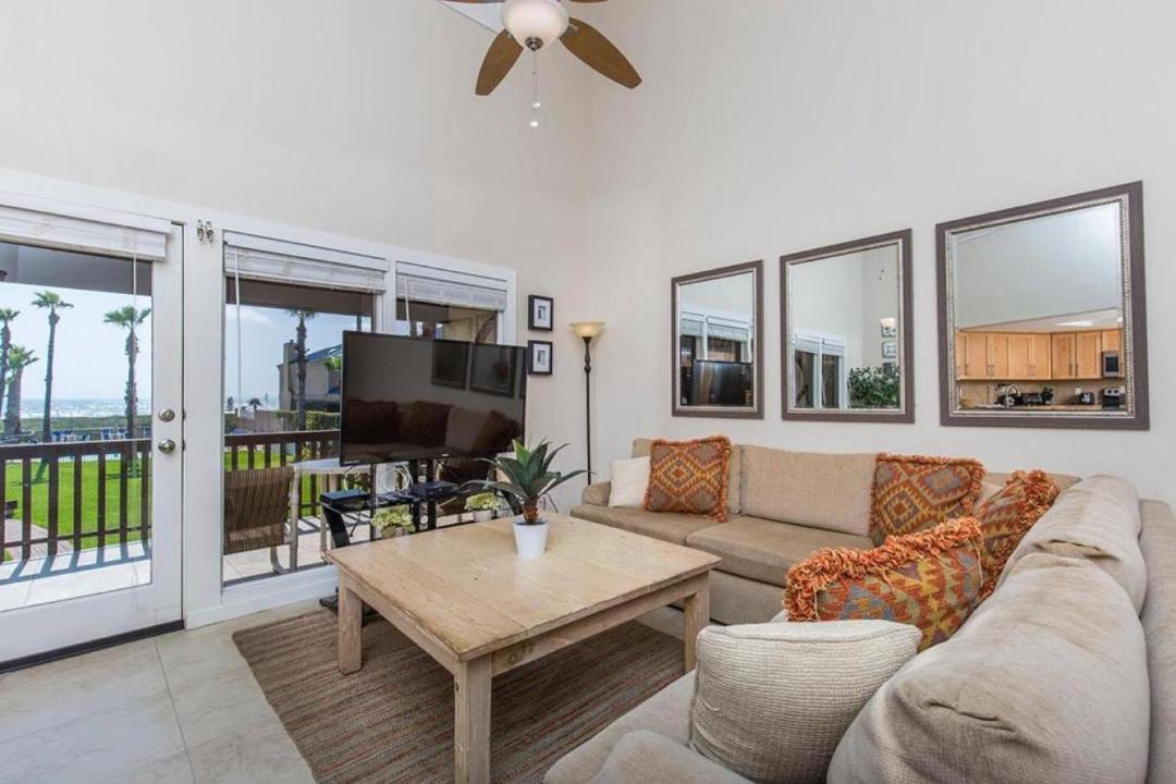 Photo of Livingroom in South Padre Island
