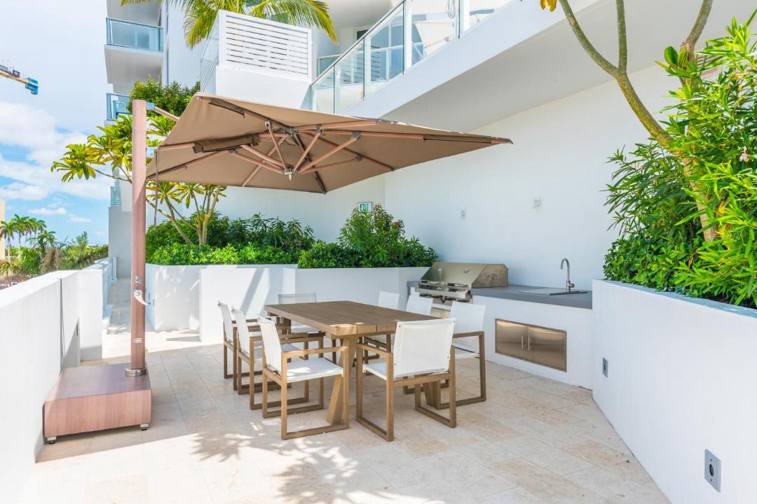 Photo of Patio Balcony in Central Beach