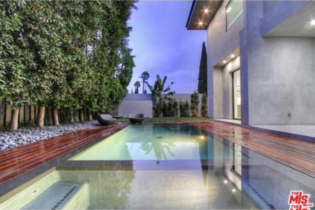 Photo of Outdoor in Hollywood
