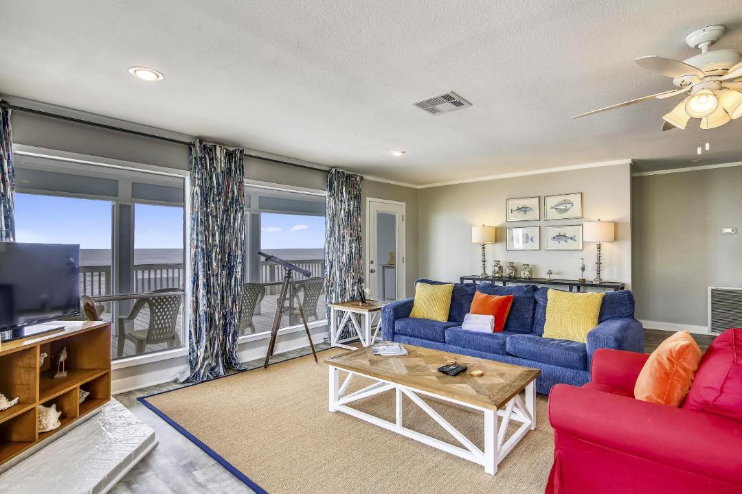 Photo of Livingroom in Bermuda Beach