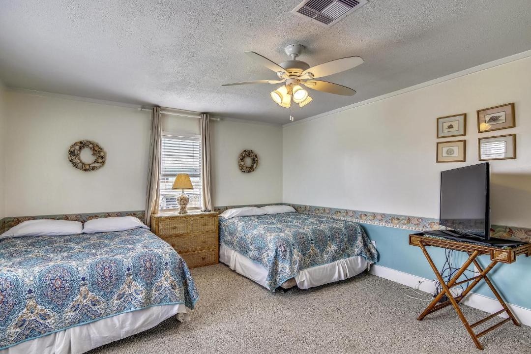 Photo of Bedroom in Bermuda Beach