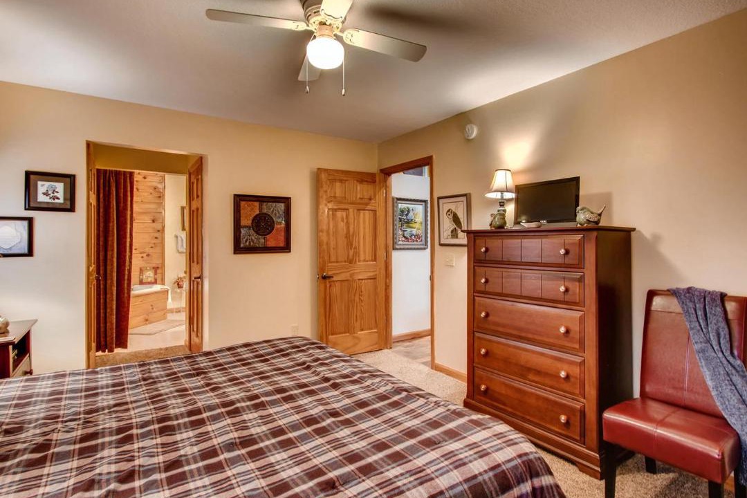 Photo of Bedroom in Wears Valley