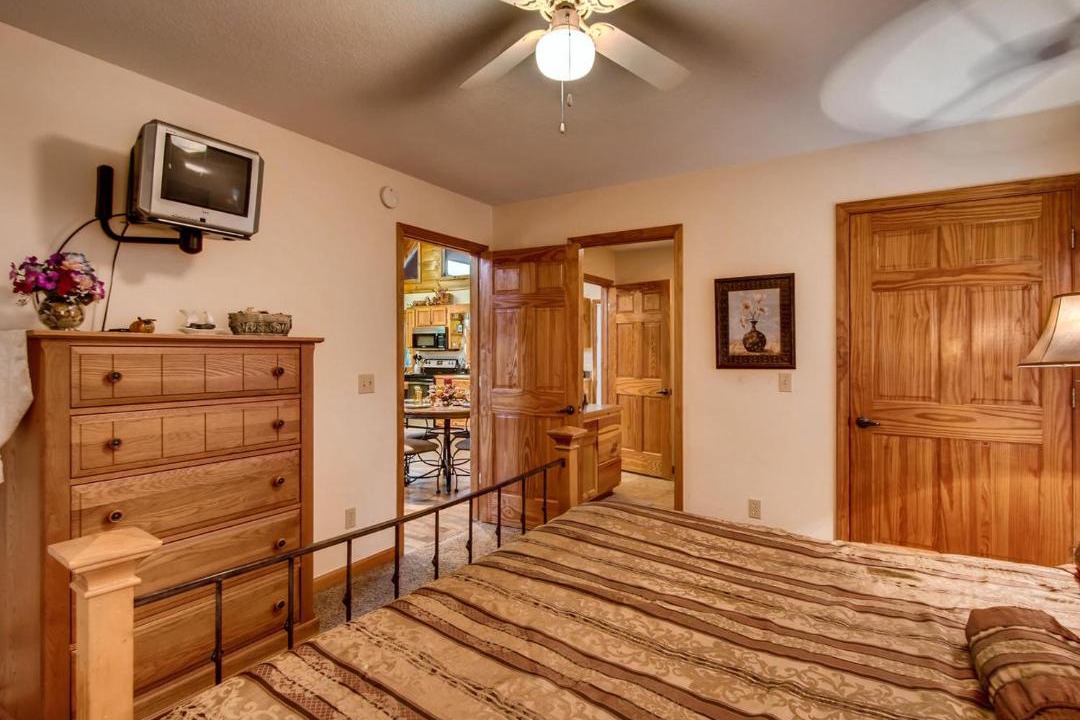 Photo of Bedroom in Wears Valley