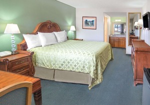 Days Inn by Wyndham Ontario Airport