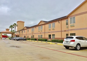 Days Inn & Suites by Wyndham Pasadena