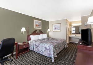 Days Inn by Wyndham Lenoir City