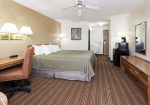Travelodge by Wyndham Longmont