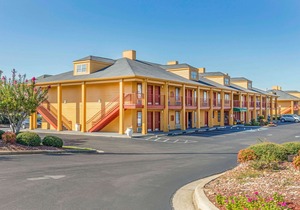 Quality Inn Bessemer I-20 Exit 108
