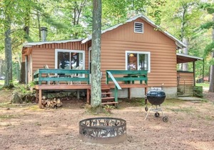 Cottage 11 - Hiller's Pine Haven - Post Card views of every sunrise!