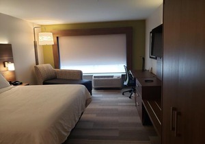 Holiday Inn Express & Suites Nashville North - Springfield, An IHG Hotel
