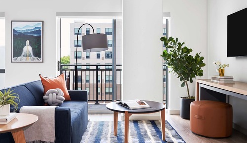 Studio, 1 Queen Bed (Studio Apt Designer Furnished)