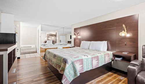 Room, 1 King Bed, Jetted Tub
