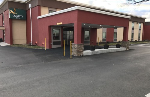 Reisterstown Station Hotel | Quality Inn Near Pimlico Racetrack
