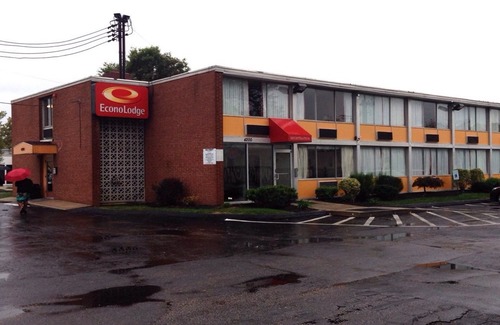 Reisterstown Station Hotel | Quality Inn Near Pimlico Racetrack