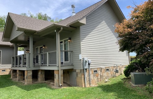 Gatlinburg Cottage | Carr's Northside Cottages - 3 Beds #415