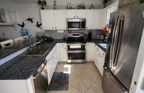 Little Salisbury House | Bayfront Townhouse 4 bdrm, 3.5 bath w/boat slip. Sleeps 10 in beds