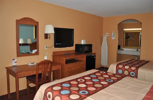 Western Division Hotel | Sky-Palace Inn & Suites Laredo