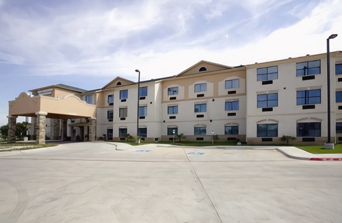Burleson Hotel | Best Western Plus Burleson Inn & Suites