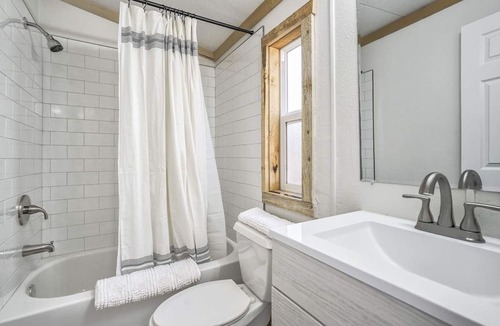 Cripple Creek Ski Chalet | Rustic 3BR Home with Hot Tub, Peak View near Cripple Creek